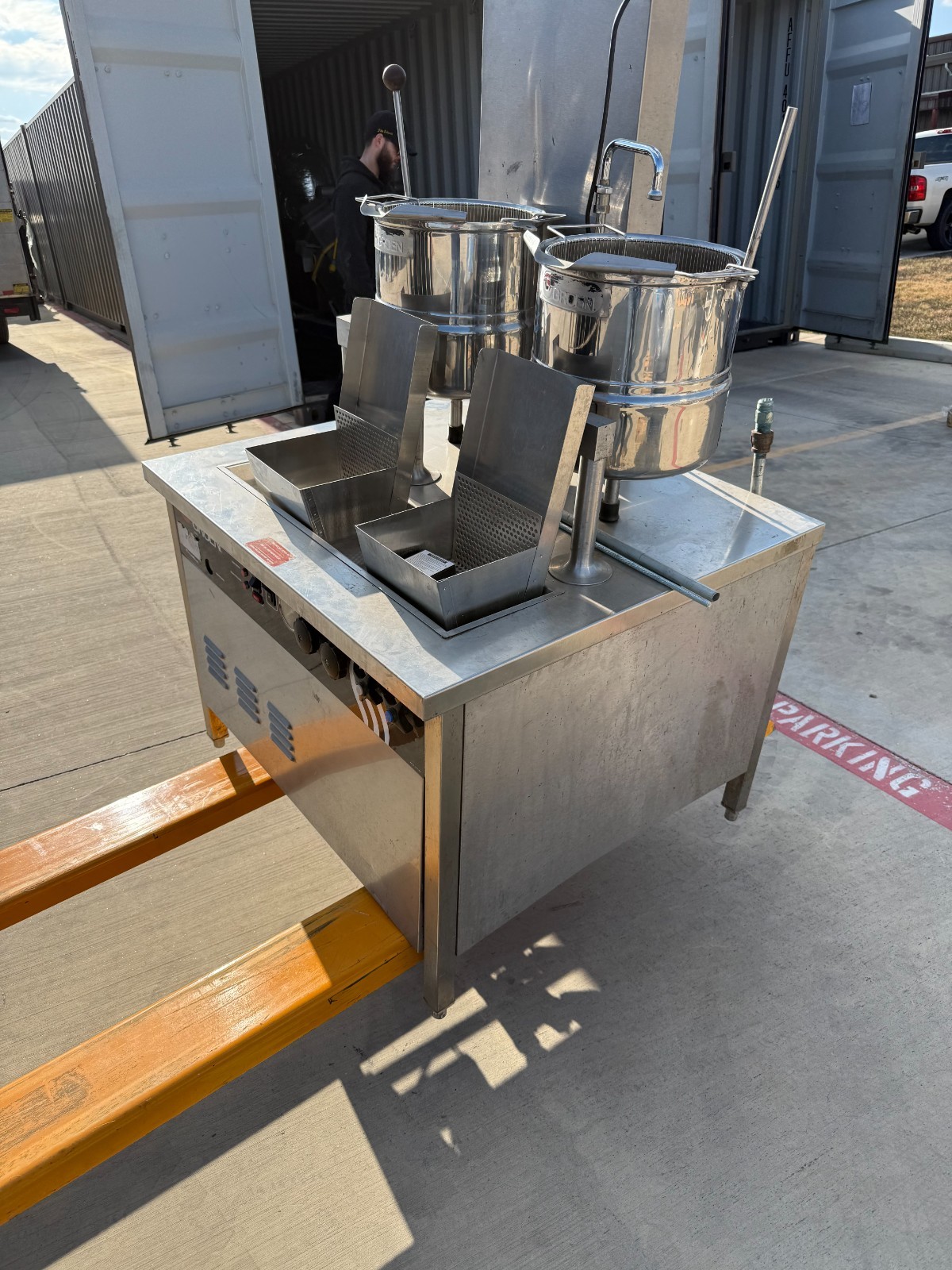 Groen TDC/3-20 Dual Tilt Kettle with Steam Generator photo 2