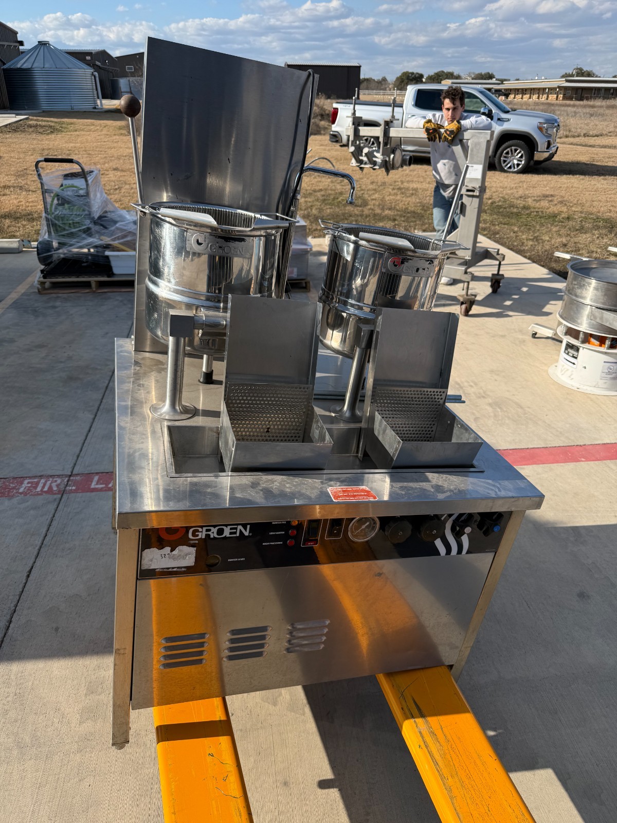 Groen TDC/3-20 Dual Tilt Kettle with Steam Generator photo 3