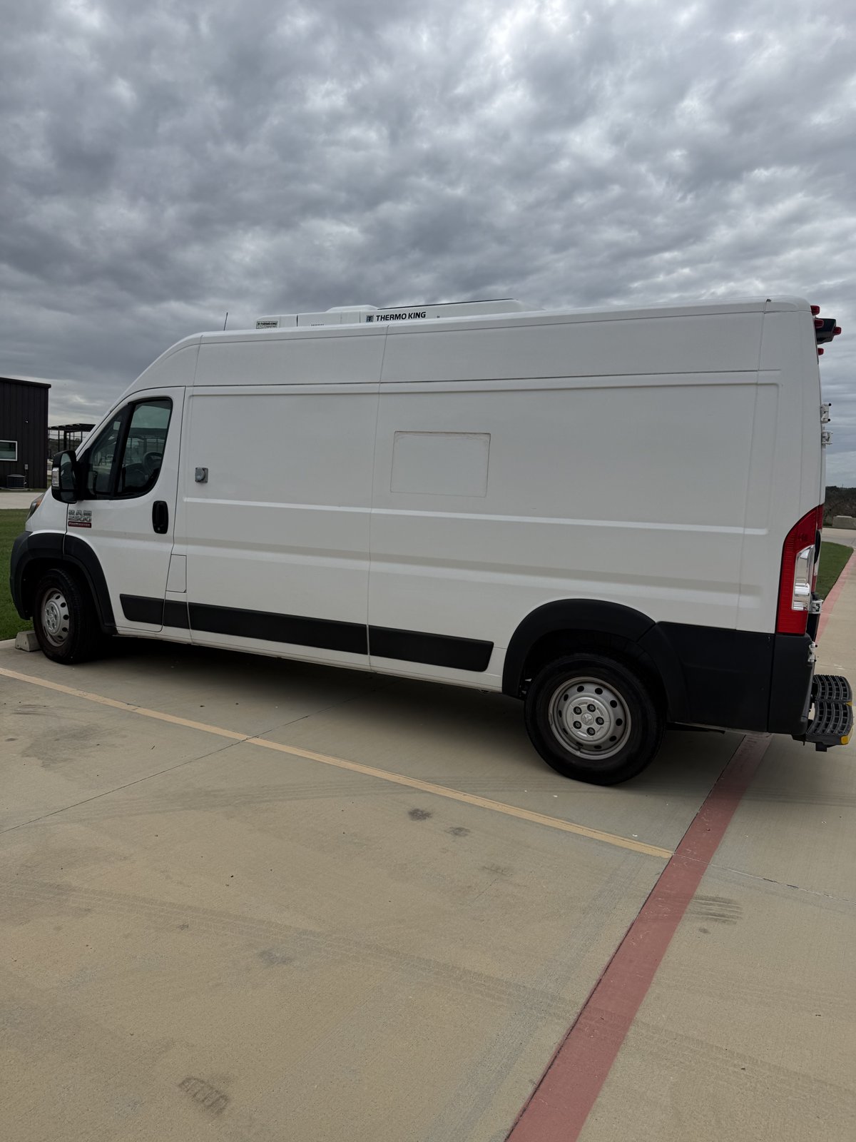 Ram ProMaster 2500 High-Roof Refrigerated Cargo Van (Thermo King) photo 2